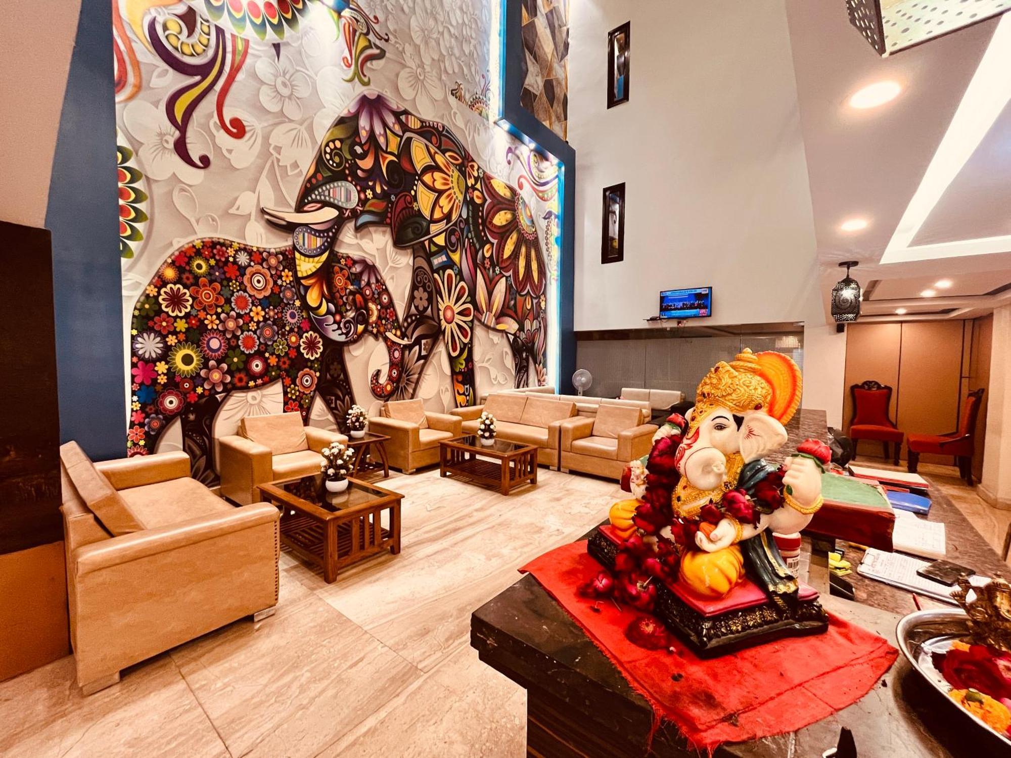Hotel The Gold Inn - Karol Bagh Delhi Екстер'єр фото