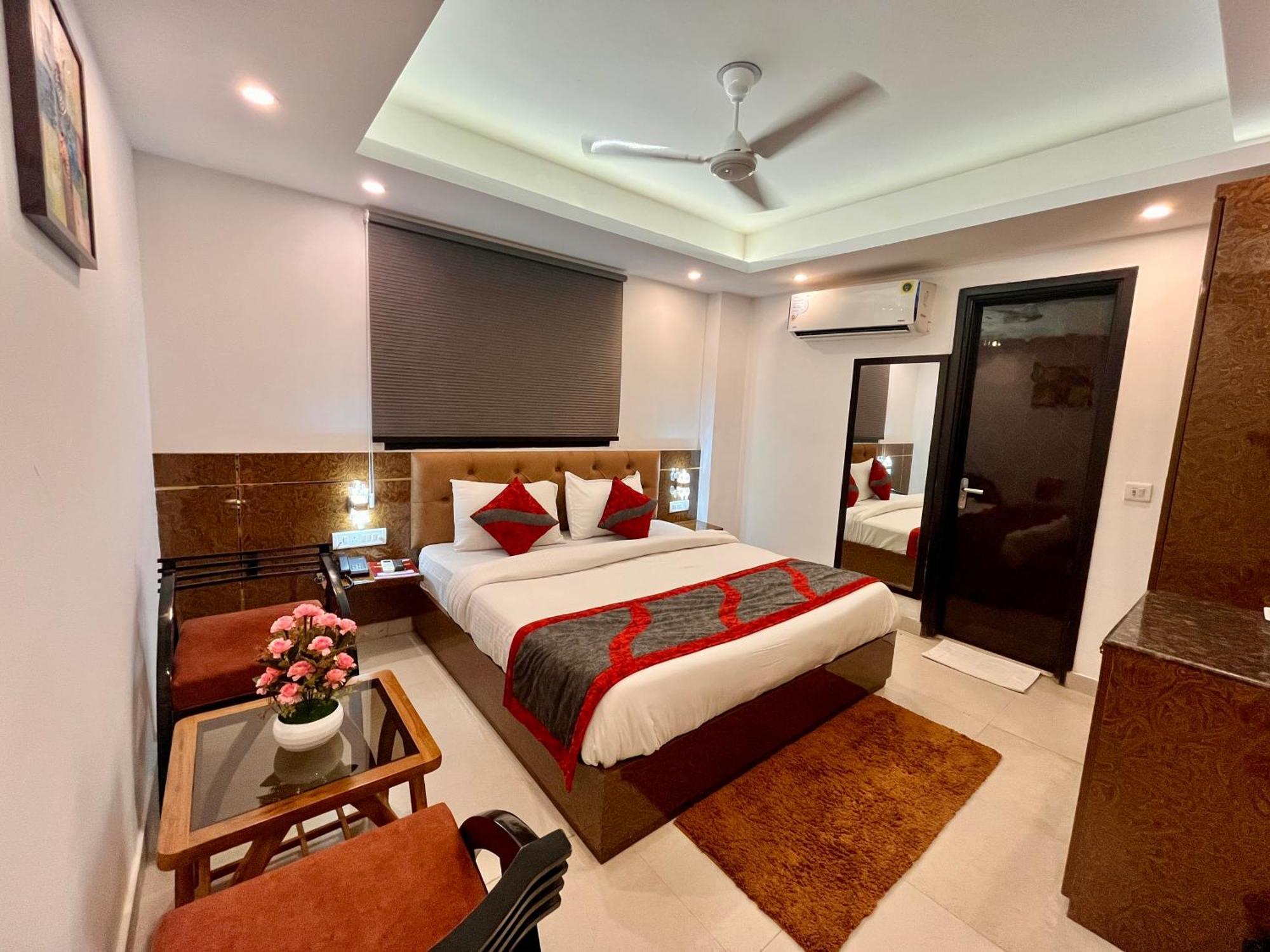 Hotel The Gold Inn - Karol Bagh Delhi Екстер'єр фото