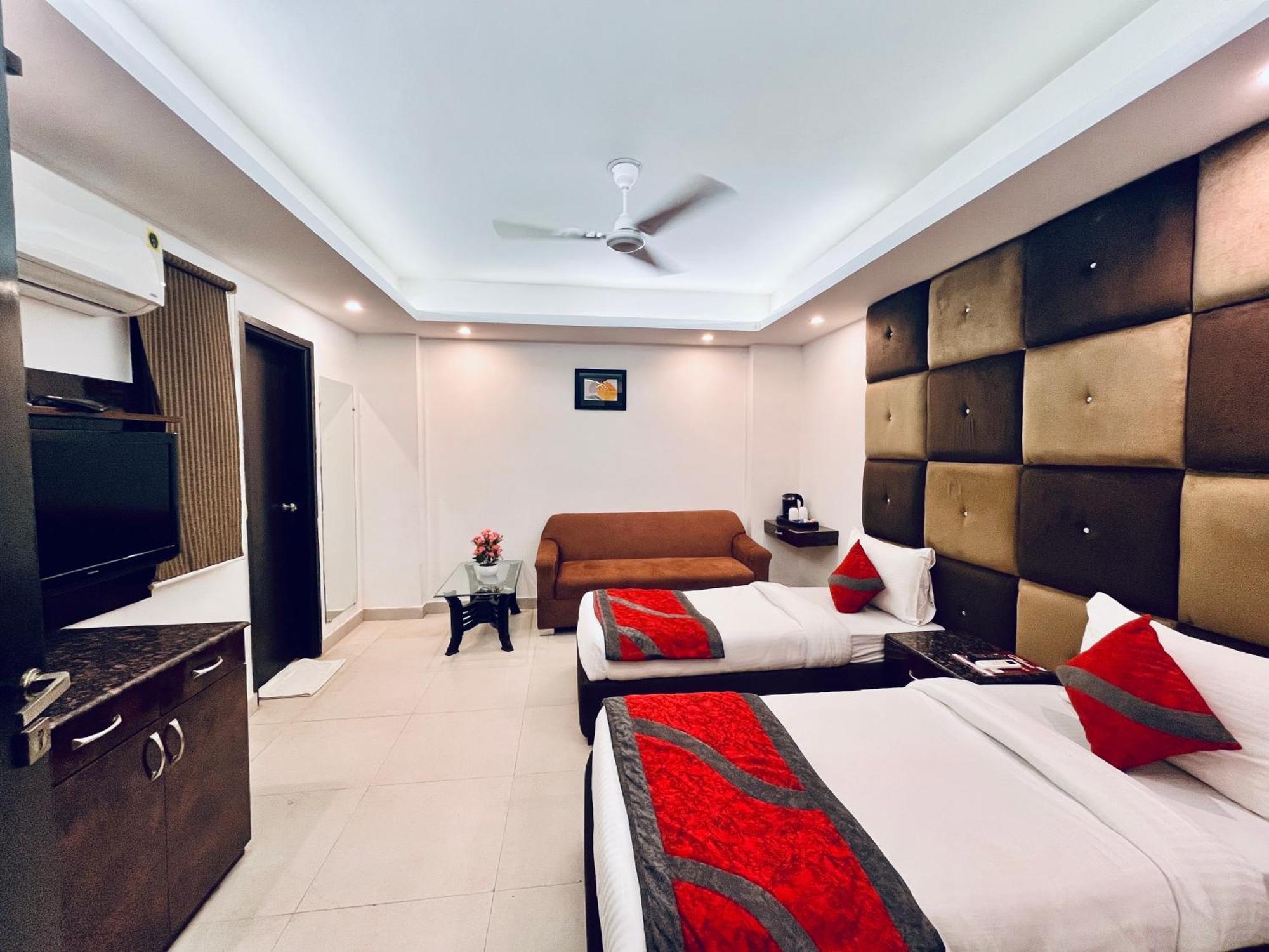 Hotel The Gold Inn - Karol Bagh Delhi Екстер'єр фото
