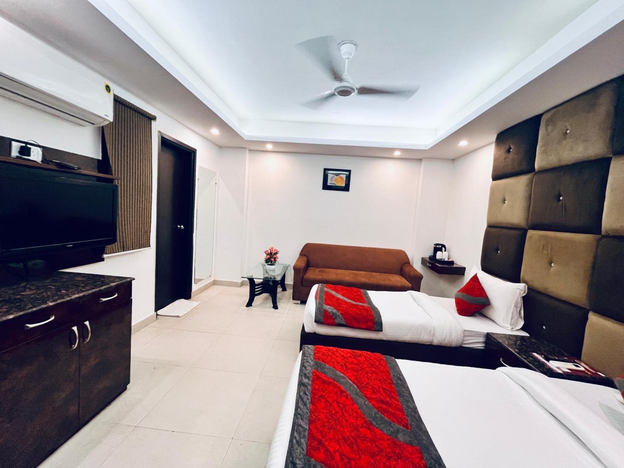 Hotel The Gold Inn - Karol Bagh Delhi Екстер'єр фото