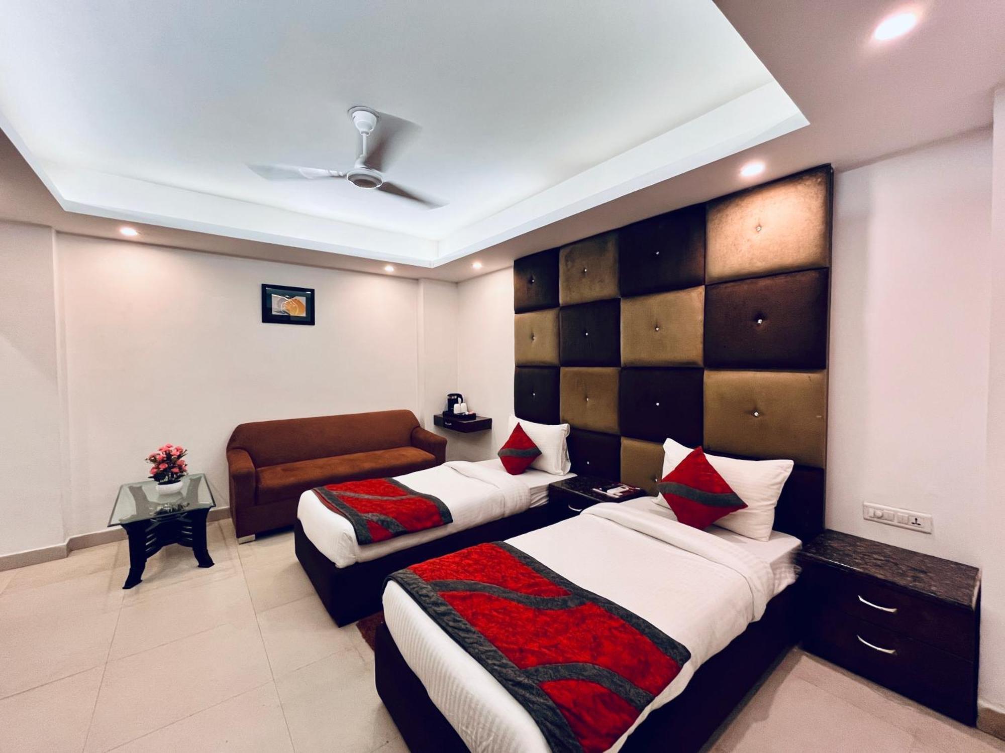 Hotel The Gold Inn - Karol Bagh Delhi Екстер'єр фото