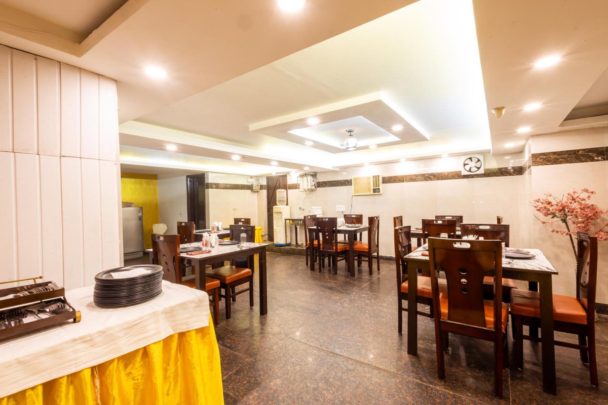 Hotel The Gold Inn - Karol Bagh Delhi Екстер'єр фото