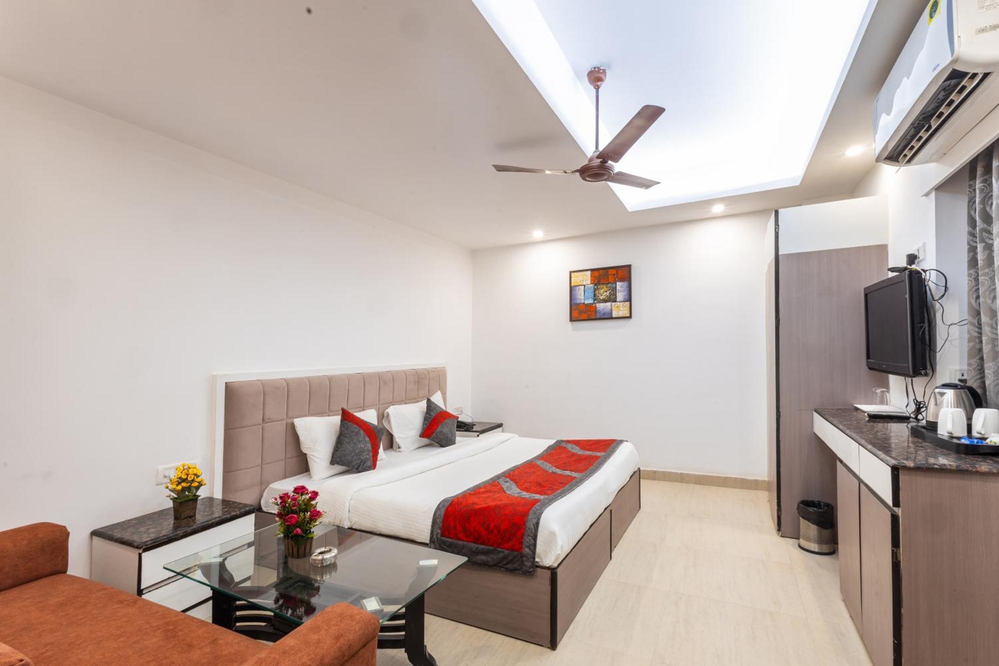 Hotel The Gold Inn - Karol Bagh Delhi Екстер'єр фото