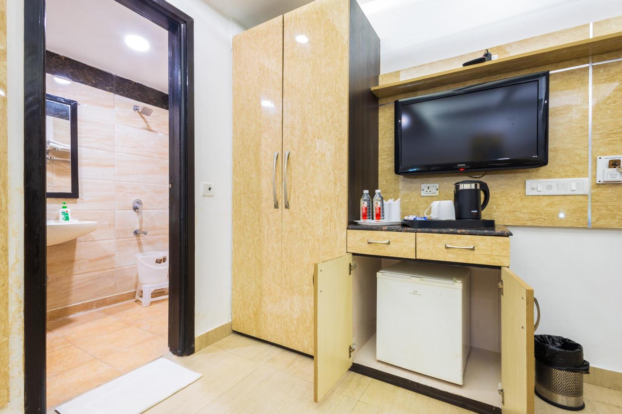 Hotel The Gold Inn - Karol Bagh Delhi Екстер'єр фото