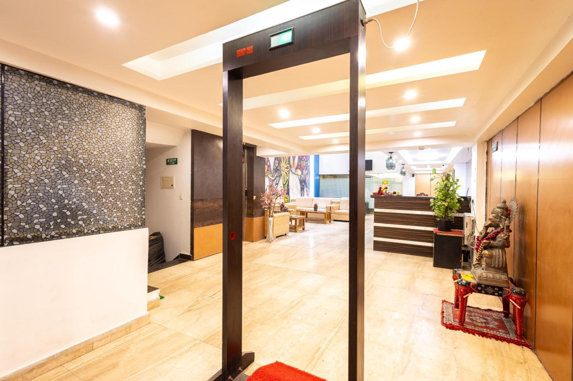 Hotel The Gold Inn - Karol Bagh Delhi Екстер'єр фото