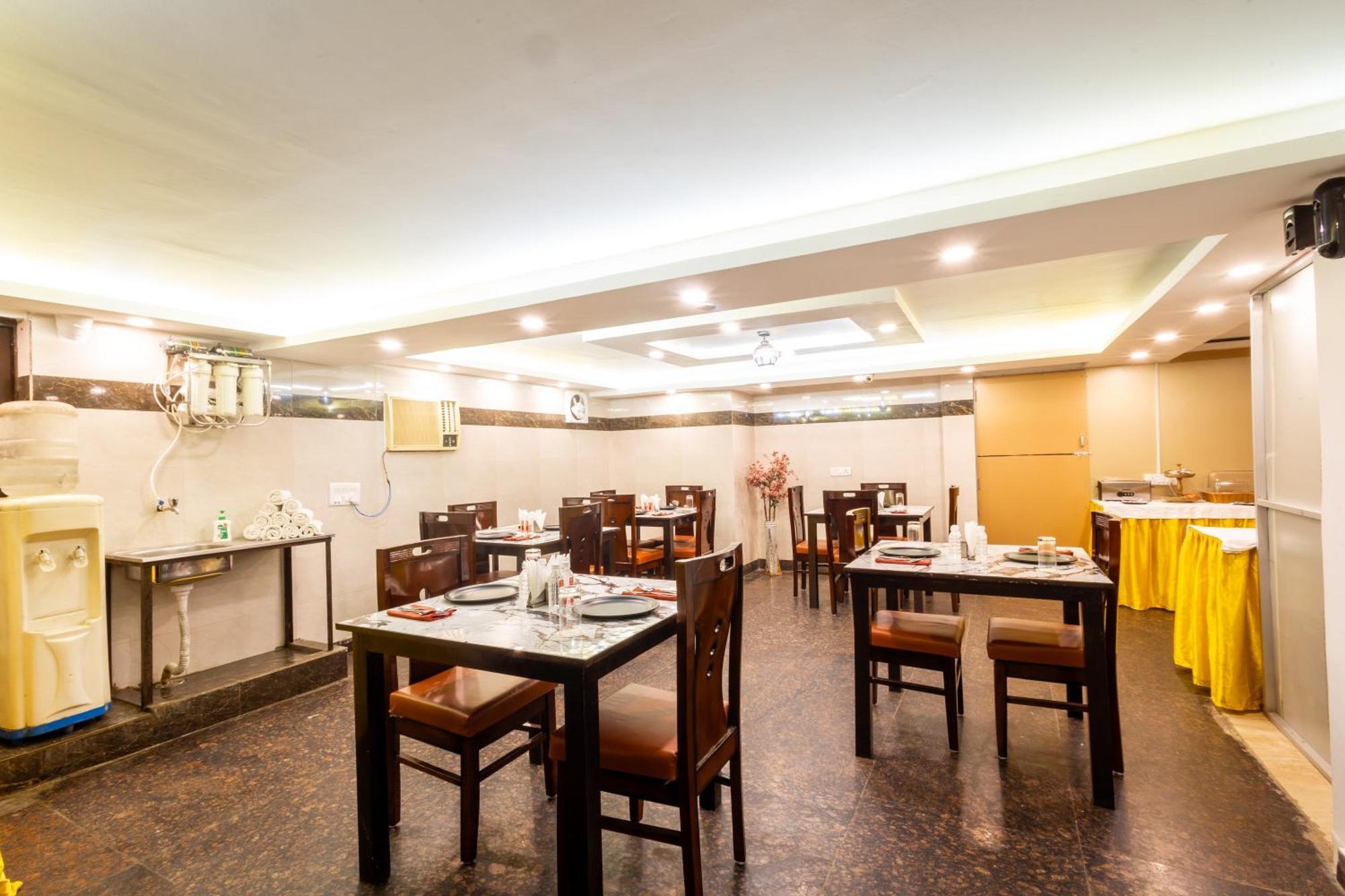 Hotel The Gold Inn - Karol Bagh Delhi Екстер'єр фото