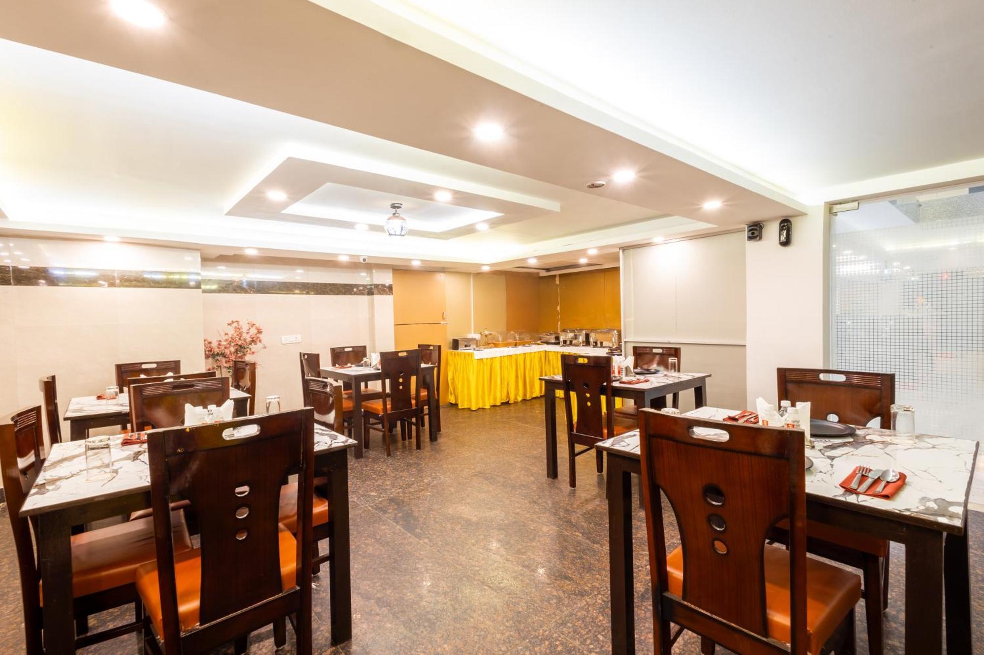 Hotel The Gold Inn - Karol Bagh Delhi Екстер'єр фото