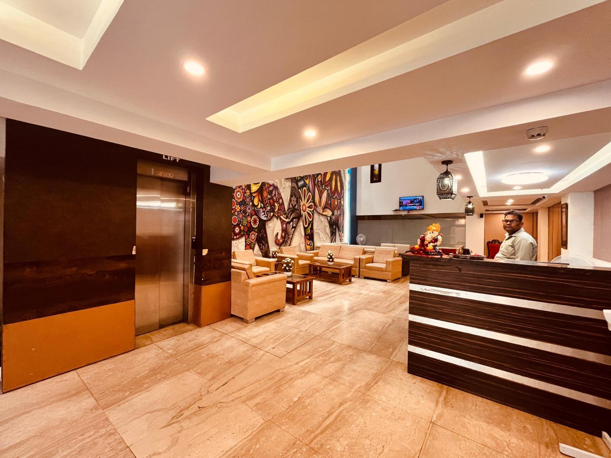 Hotel The Gold Inn - Karol Bagh Delhi Екстер'єр фото