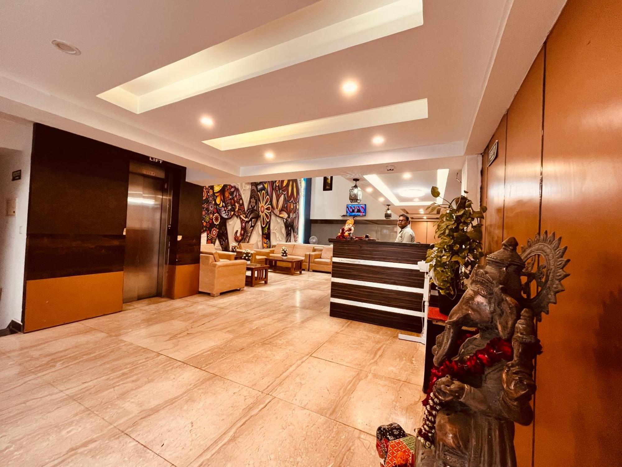 Hotel The Gold Inn - Karol Bagh Delhi Екстер'єр фото