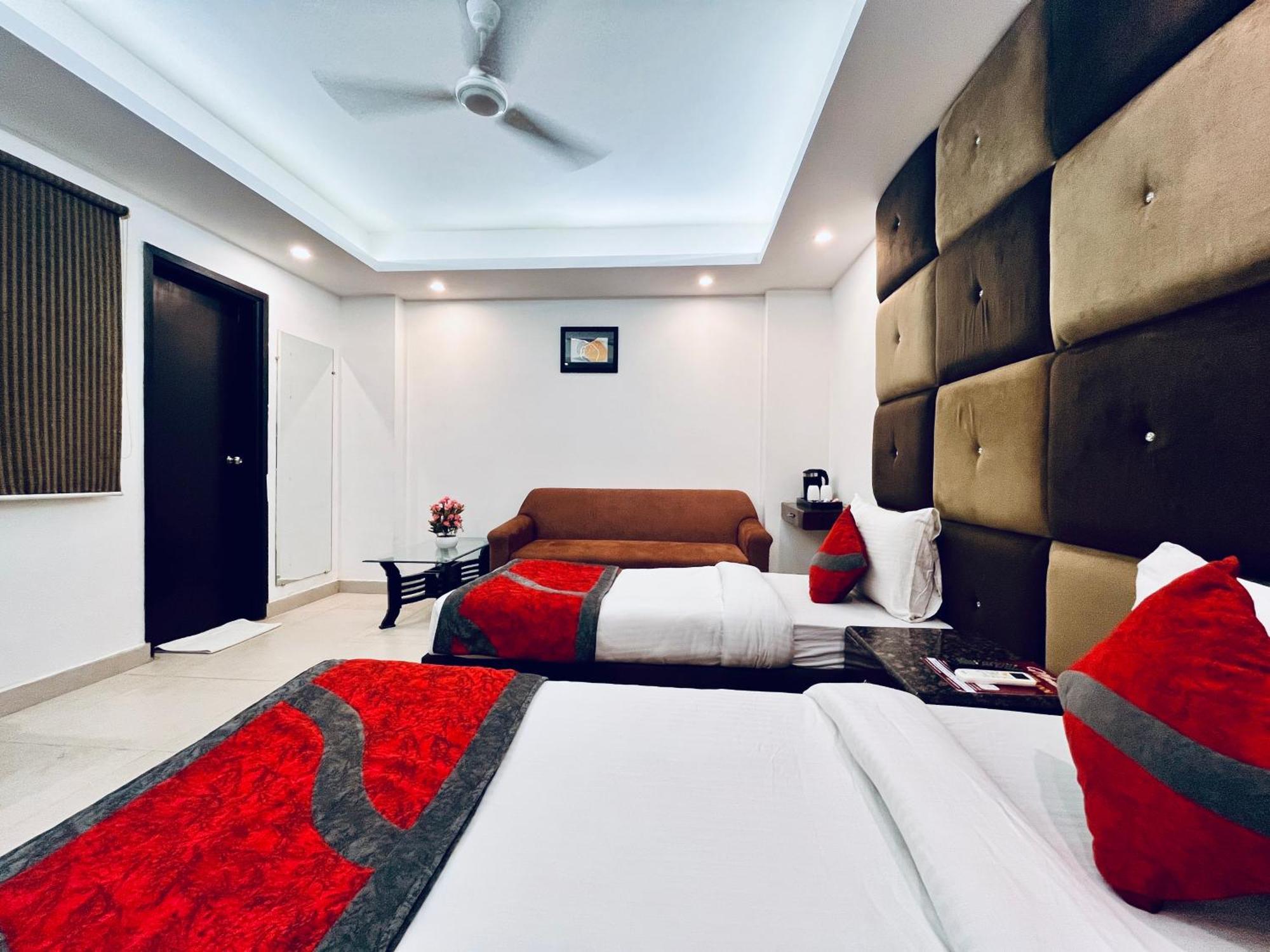 Hotel The Gold Inn - Karol Bagh Delhi Екстер'єр фото