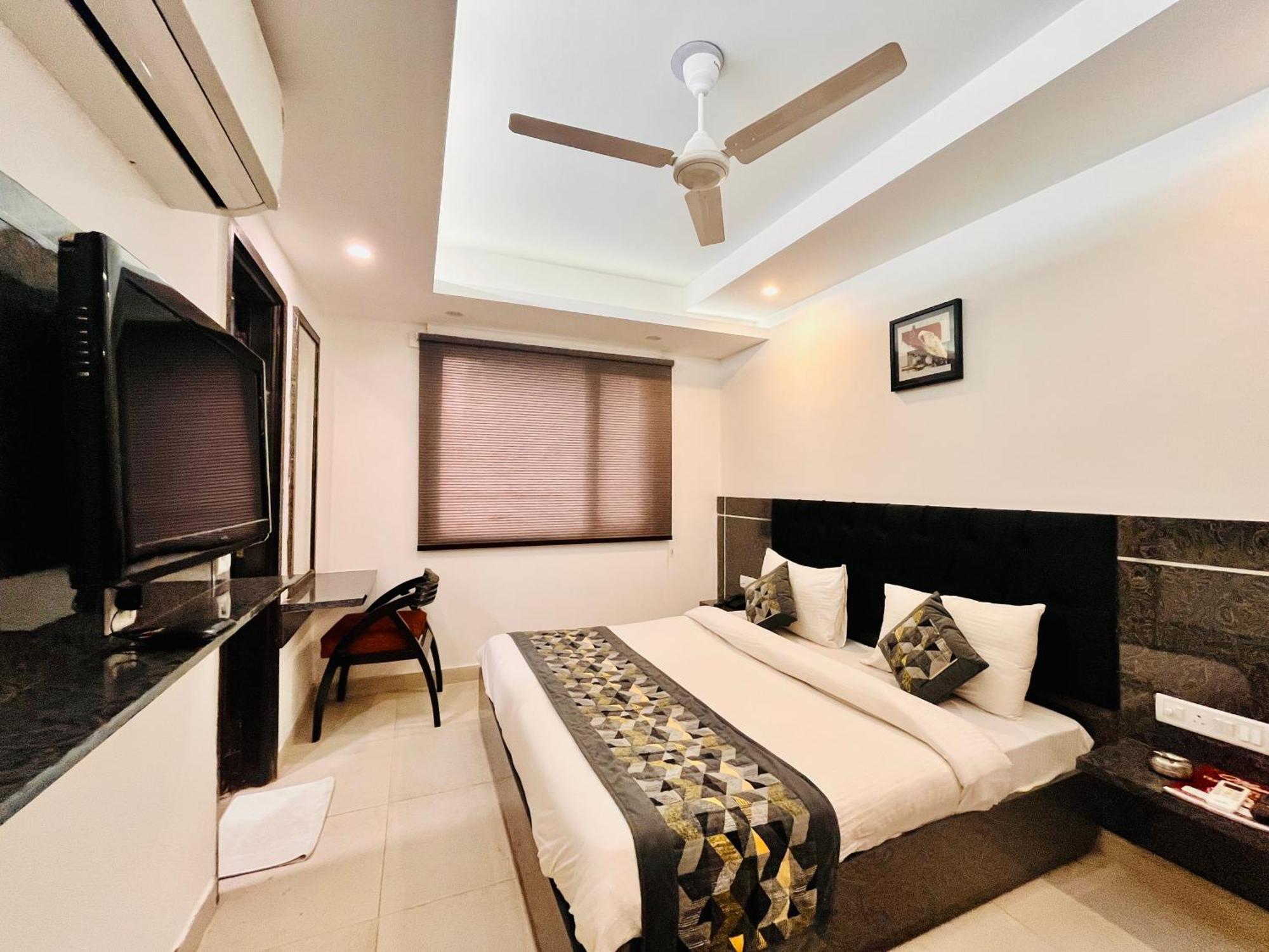 Hotel The Gold Inn - Karol Bagh Delhi Екстер'єр фото