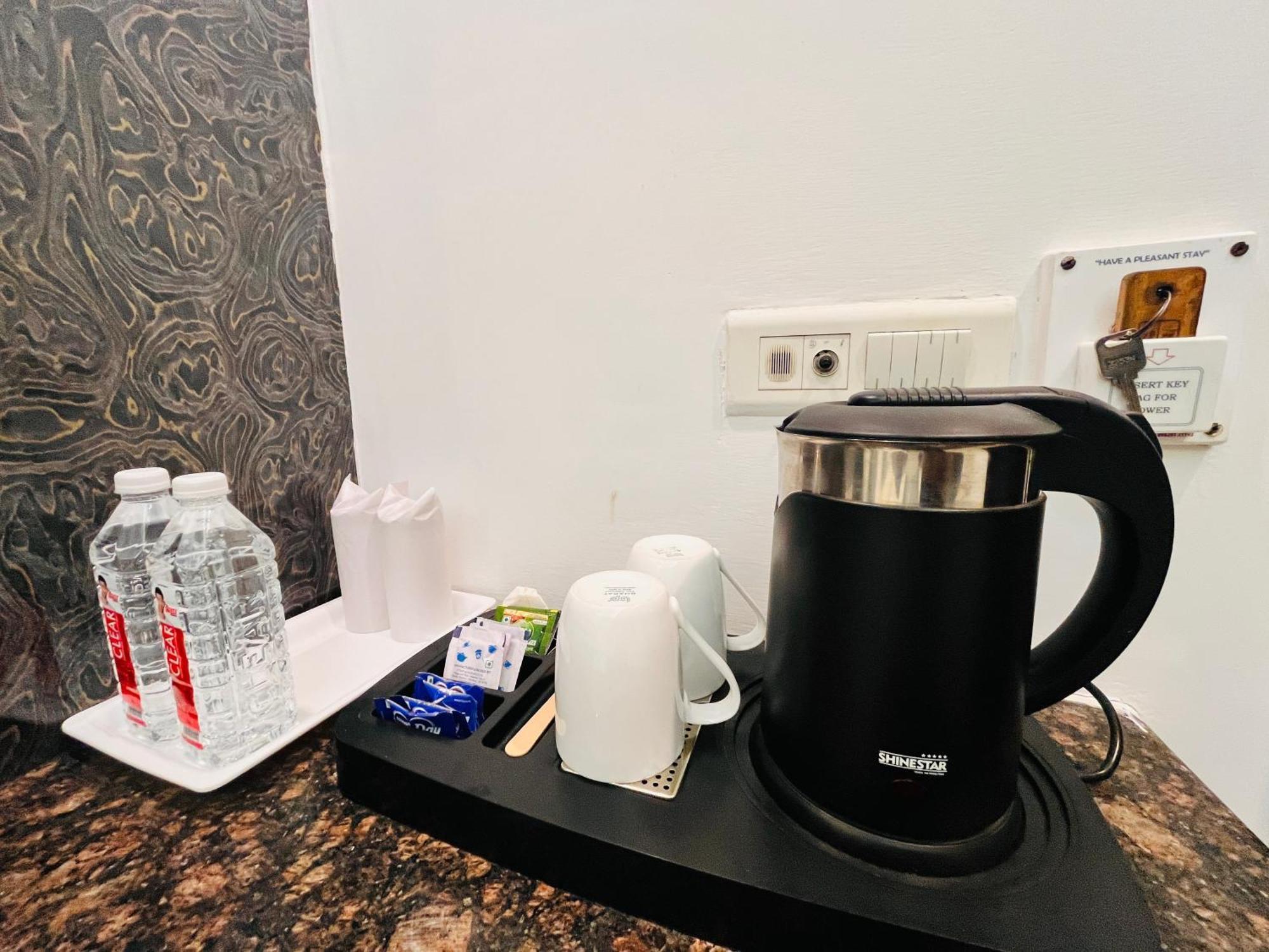 Hotel The Gold Inn - Karol Bagh Delhi Екстер'єр фото