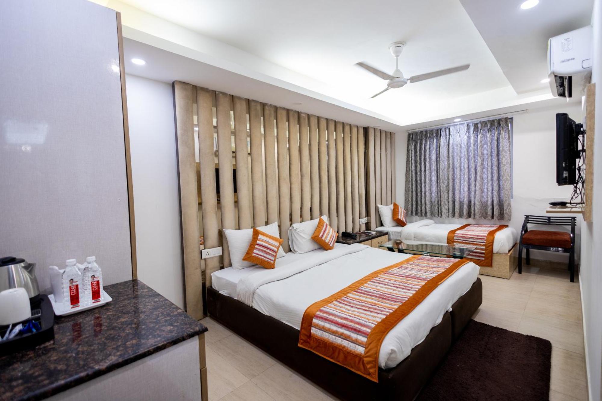 Hotel The Gold Inn - Karol Bagh Delhi Екстер'єр фото