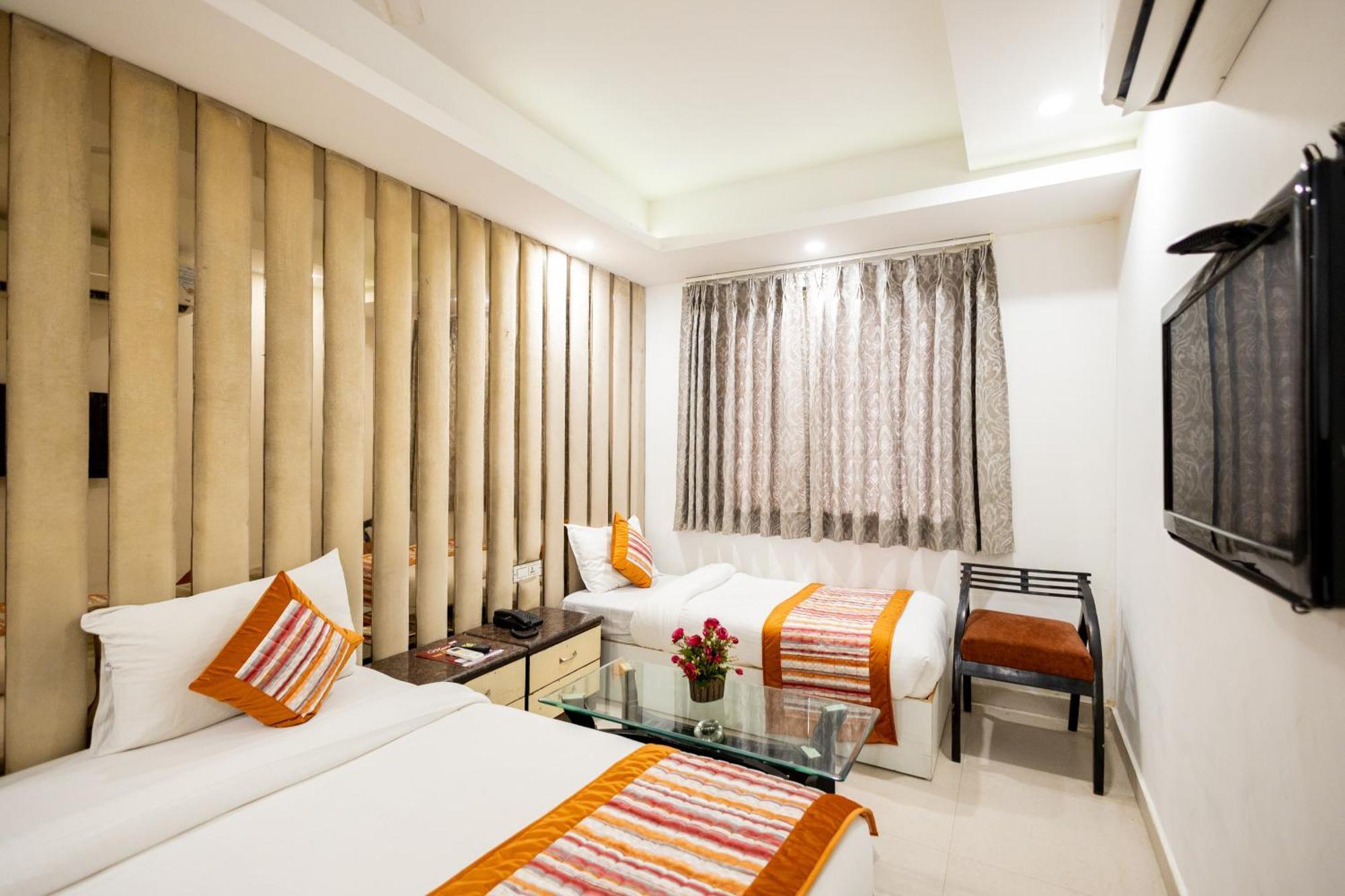 Hotel The Gold Inn - Karol Bagh Delhi Екстер'єр фото
