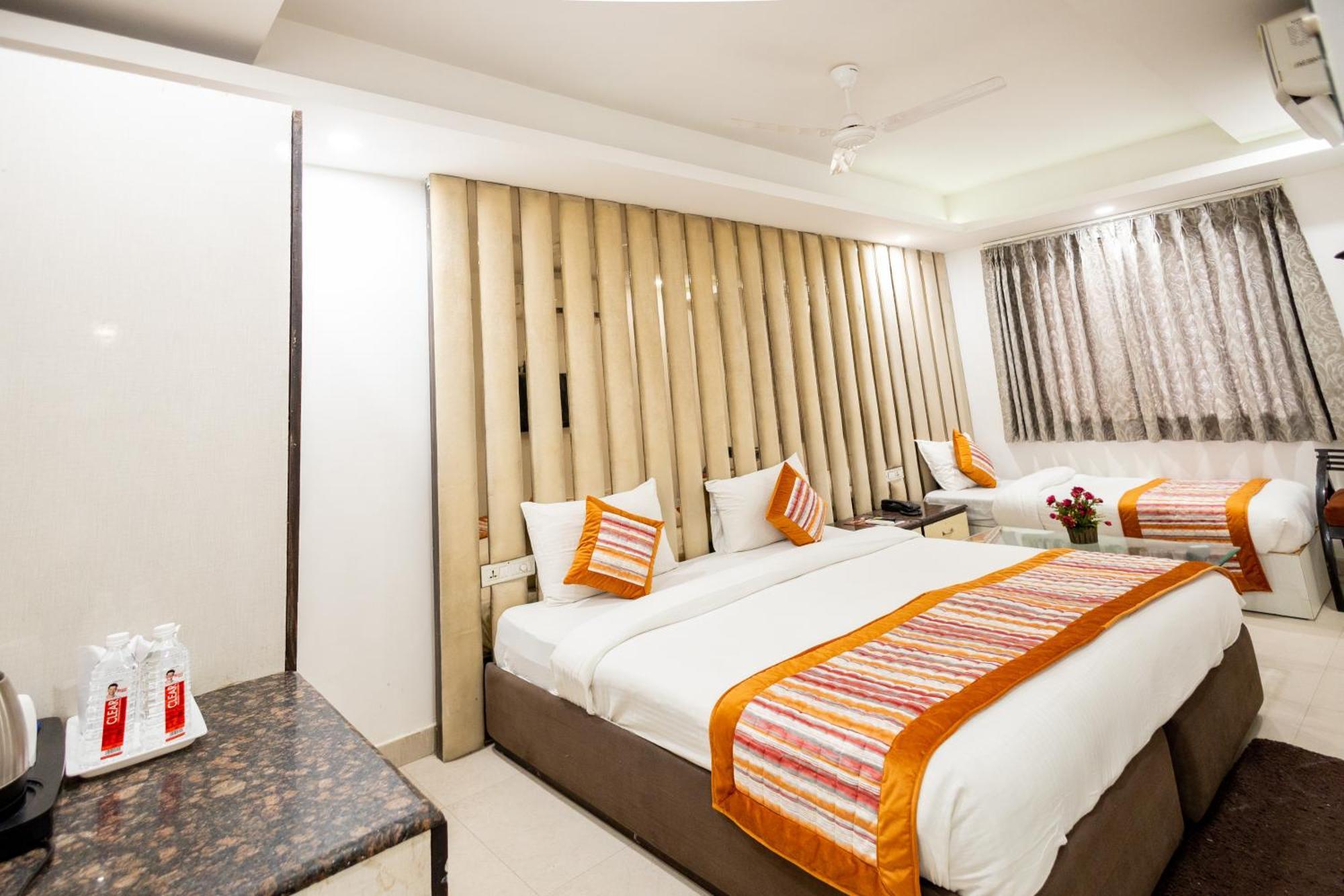 Hotel The Gold Inn - Karol Bagh Delhi Екстер'єр фото